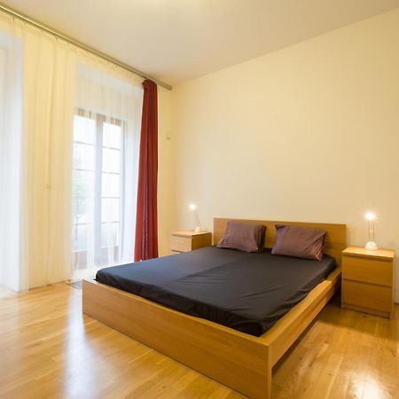 Elegant Apartment With Free Garage In The Center Of Prague Exterior photo