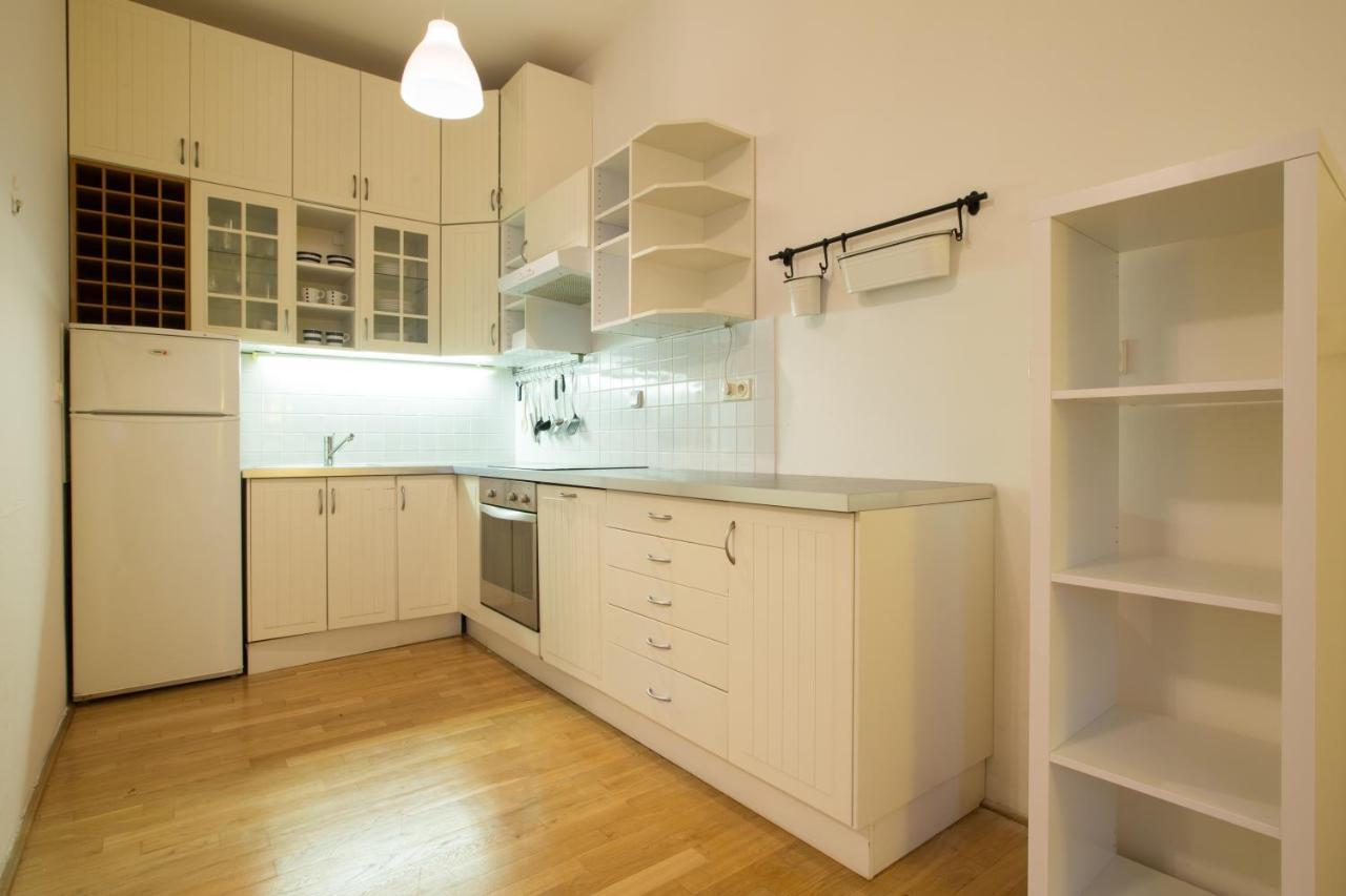 Elegant Apartment With Free Garage In The Center Of Prague Exterior photo